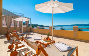Nice apartment in Dugi Rat with WiFi and 2 Bedrooms